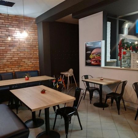 Pokoje Nad Pizzeria Poznan Exterior photo